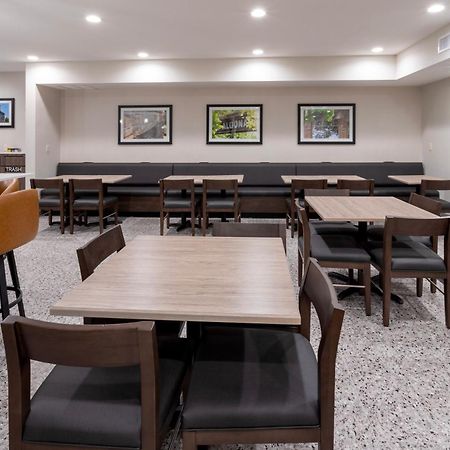 Grandstay Hotel & Suites Johnston-Des Moines, Ia Екстериор снимка