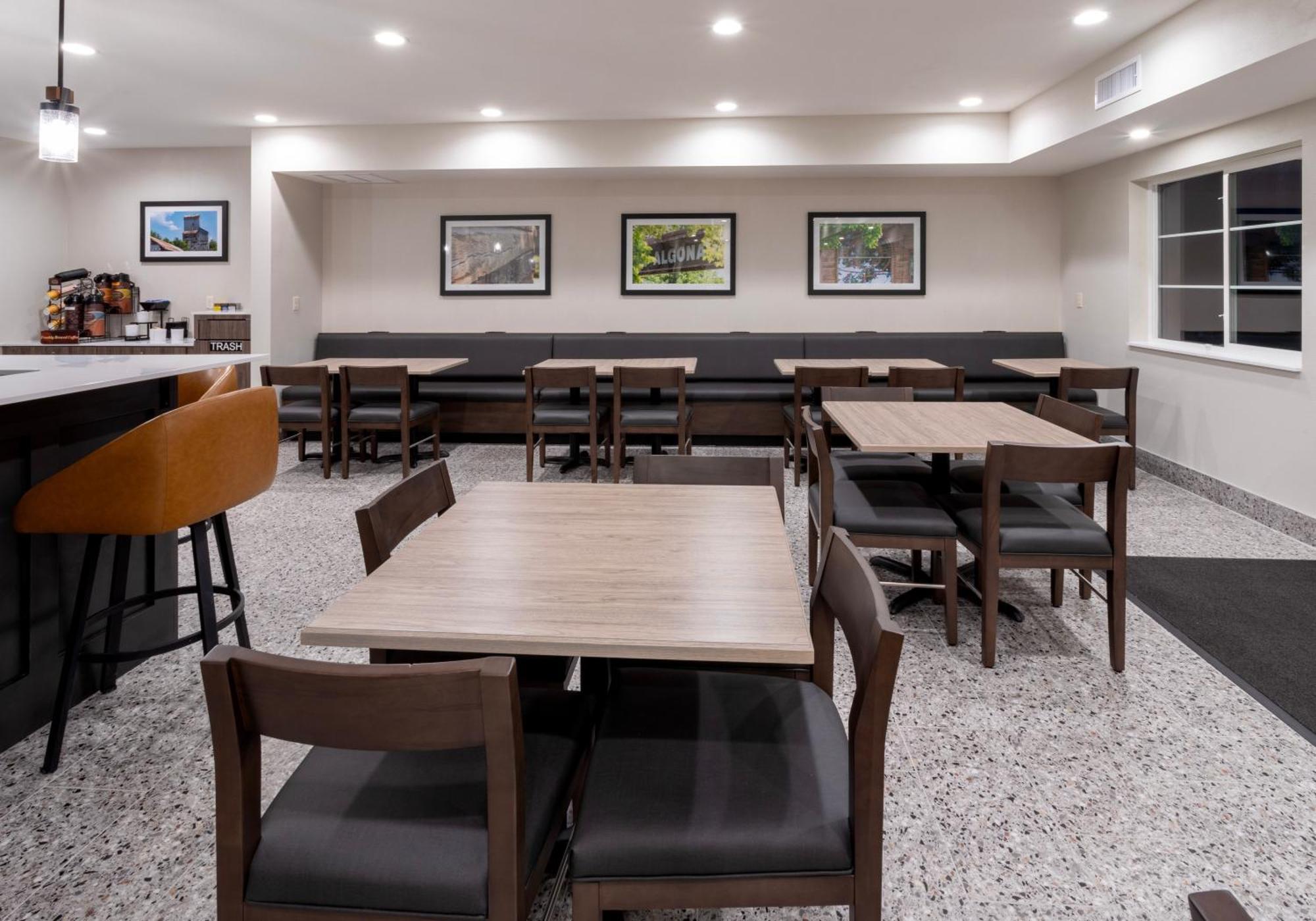 Grandstay Hotel & Suites Johnston-Des Moines, Ia Екстериор снимка